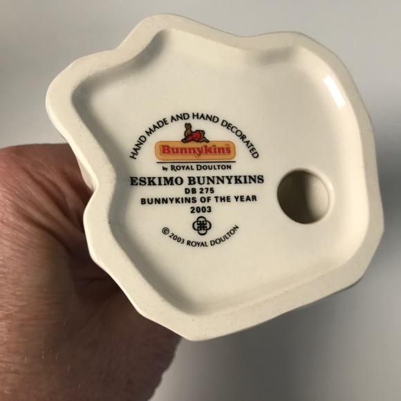 Bunnykins of the Year 2003 Royal Doulton Figurine “Eskimo” DB275 - Picture 9 of 13